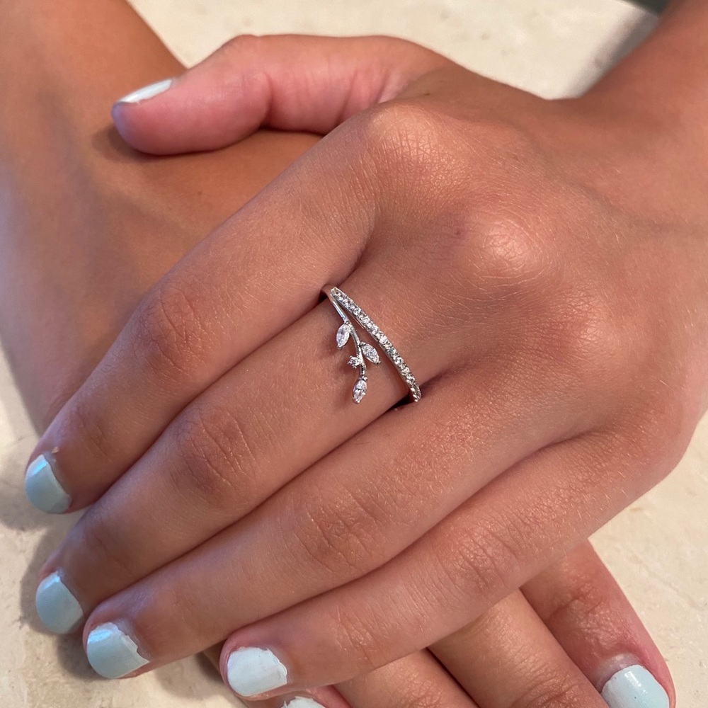 Sterling Silver Cz Ring - Picture 9 of 9